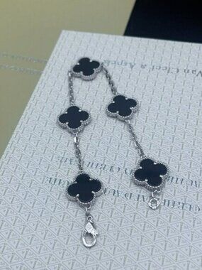 Van Cleef & Arpels Black Mother-of-Pearl Four-Leaf Clover Five-Flower Silver Bra